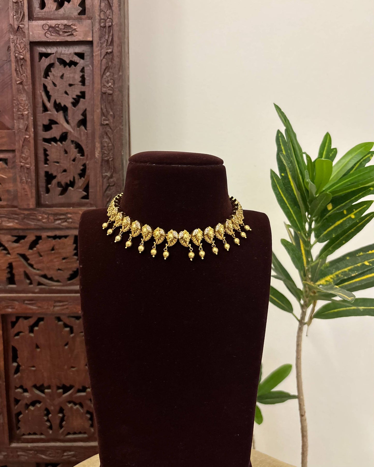 Minimalist Antique Stone Necklace With Earrings | Contemporary Ethnic Wear | NC660