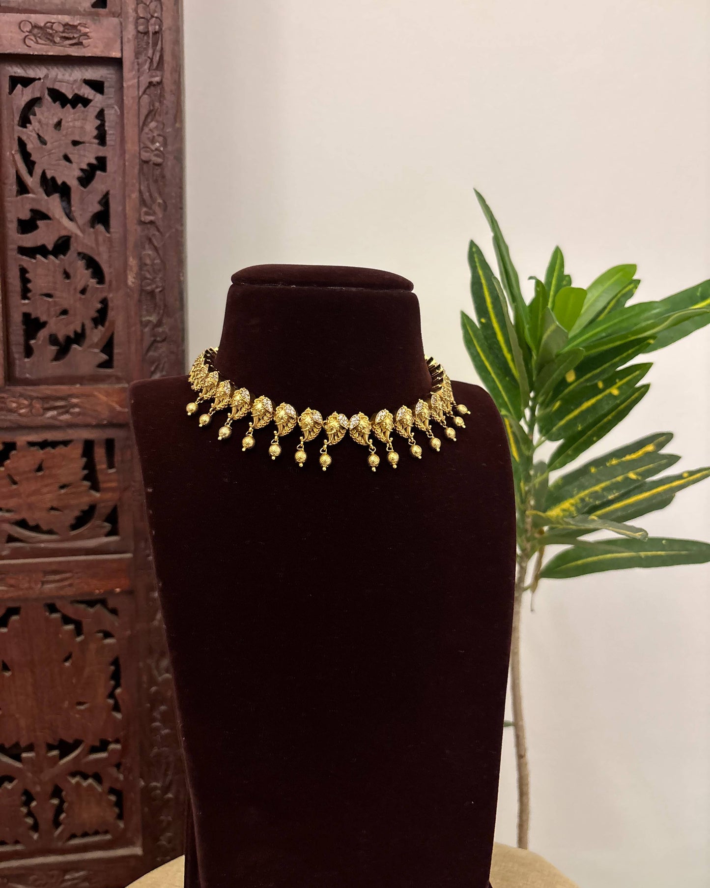 Minimalist Antique Stone Necklace With Earrings | Contemporary Ethnic Wear | NC660