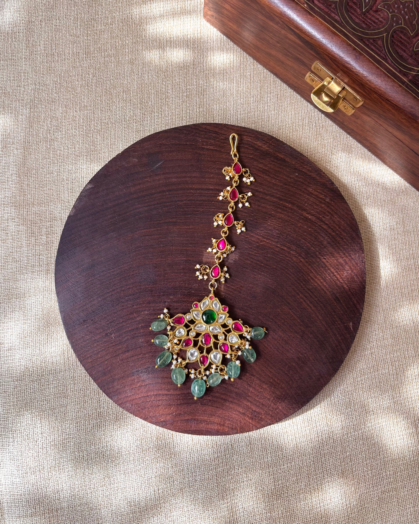 Jadau Kundan Floral Maang Tikka  – Gold-Plated Bridal Hair Jewellery | MT065
