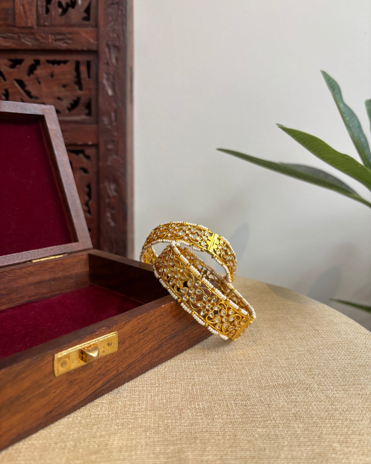 White Jadau Kundan Gold Plated Bangles | BA064