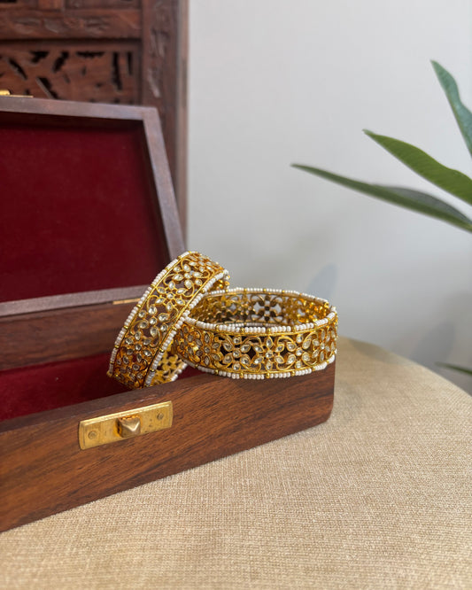White Jadau Kundan Gold Plated Bangles | BA064
