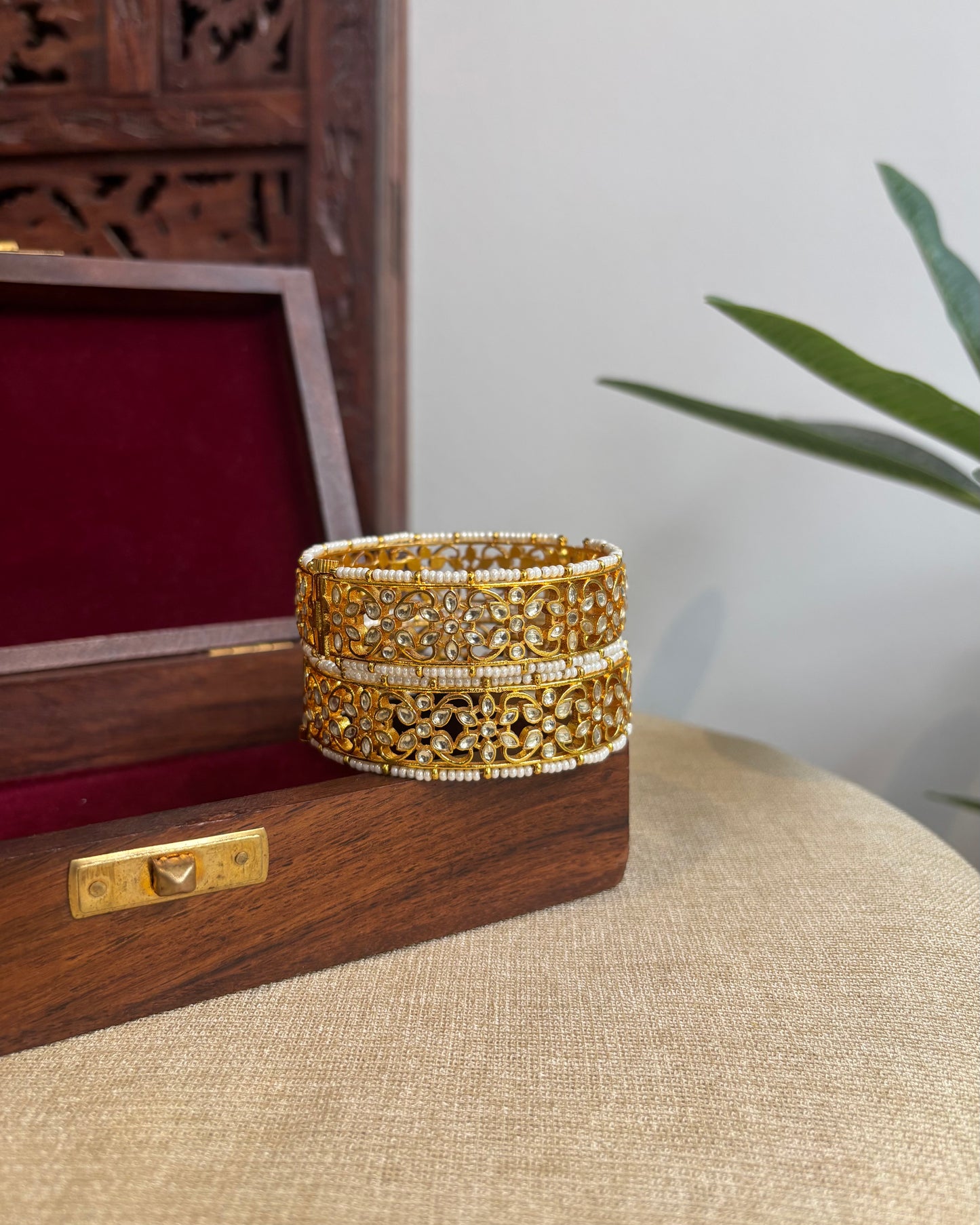 White Jadau Kundan Gold Plated Bangles | BA064