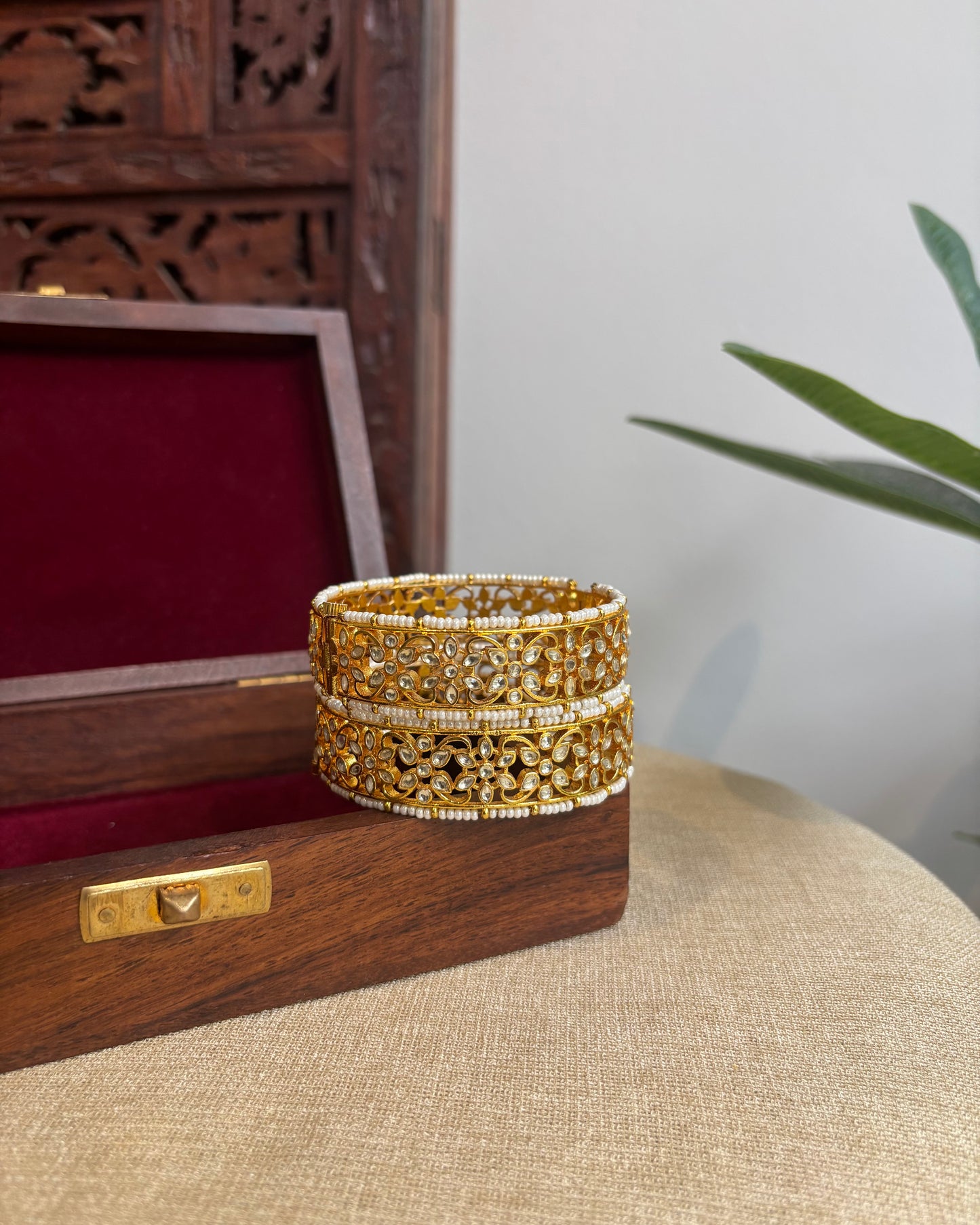 White Jadau Kundan Gold Plated Bangles | BA064