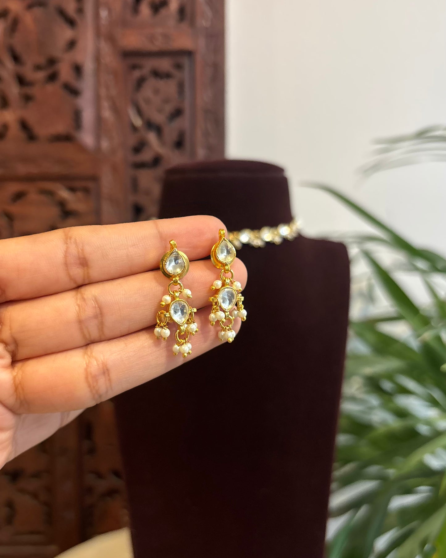 Minimal White Floral Pearl Choker Necklace with Earrings | NC321