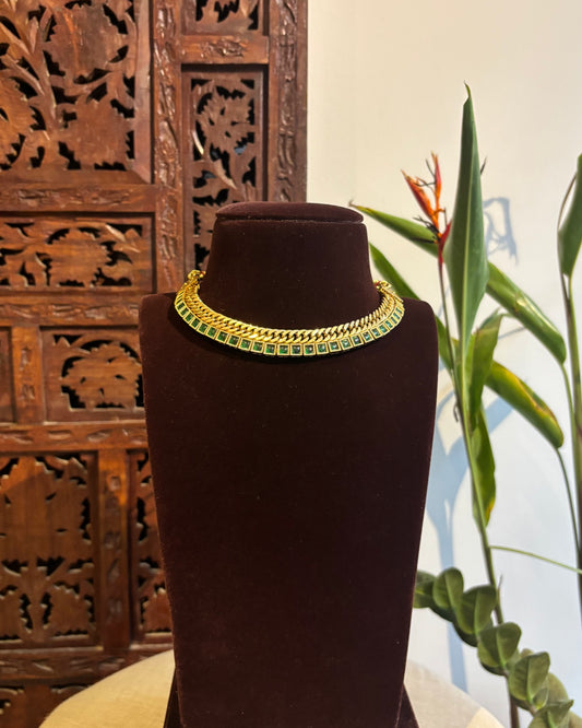 The Jalebi Swirl: Minimalist Kemp Stone Necklace | Green | Contemporary Ethnic Wear | NC221