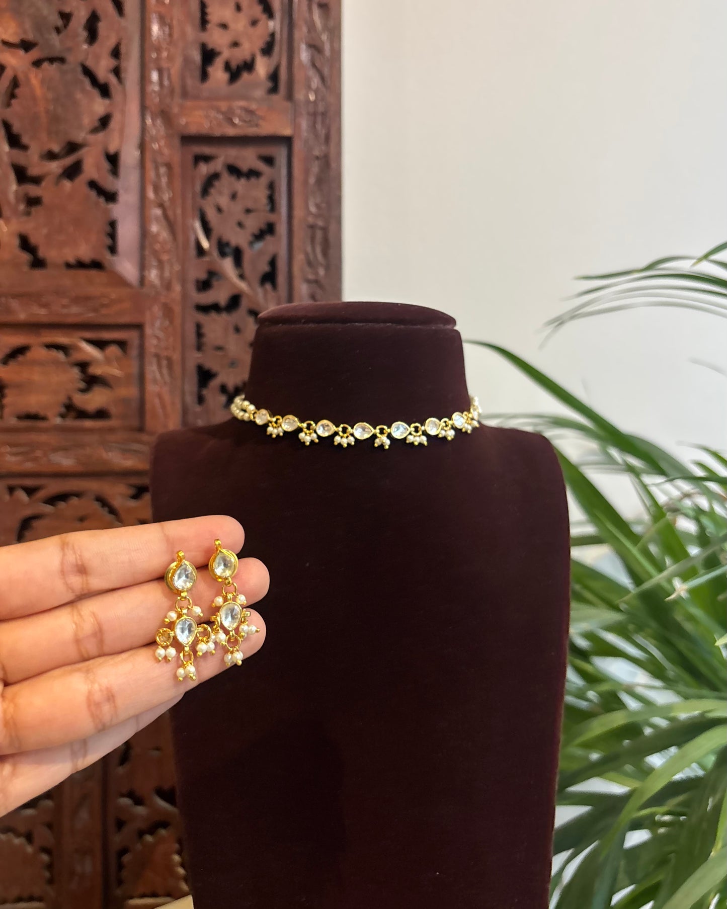 Minimal White Floral Pearl Choker Necklace with Earrings | NC321