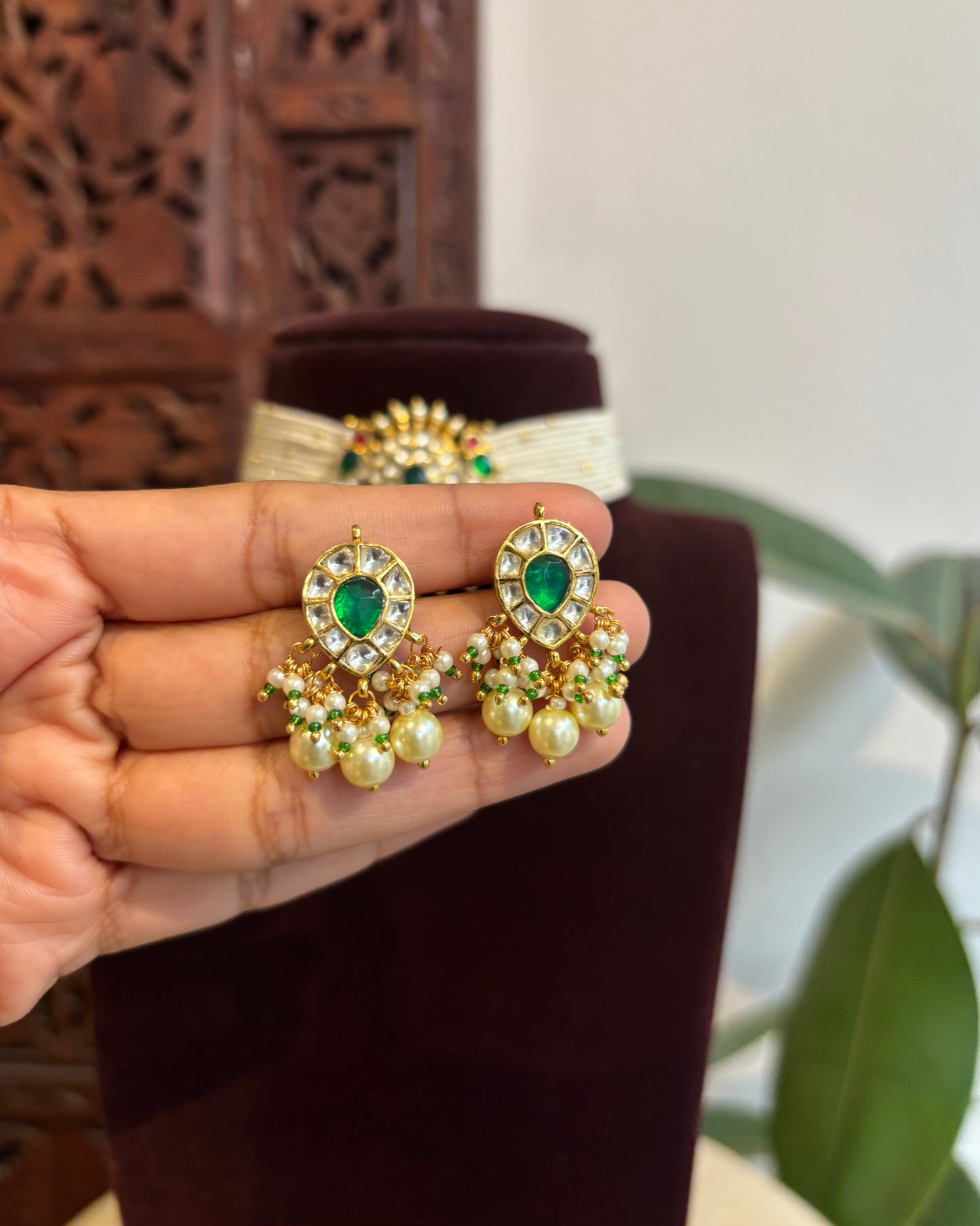 Pearl Statement Choker with Green Parrot Pendant & Matching Earrings | NC327