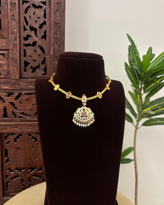 Floral Motif Impon Pendant Attigai Necklace – White | NC664
