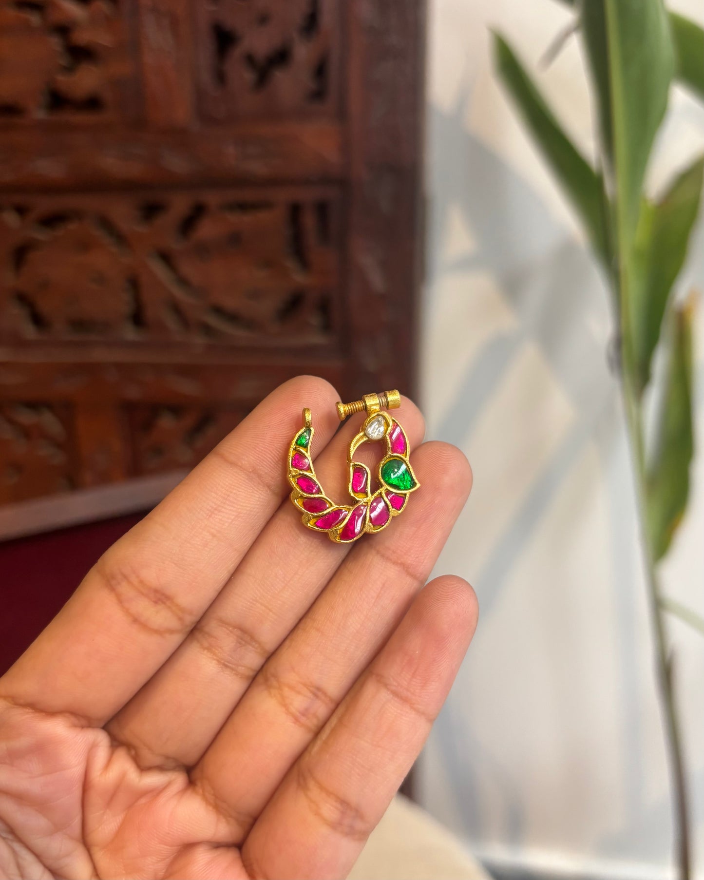 Peacock Floral Nosepin | NP074