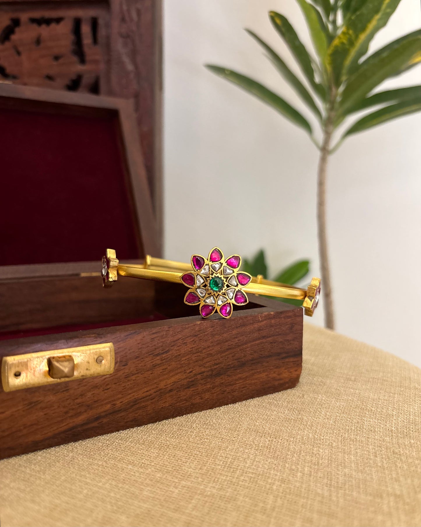 Floral Jadau Kundan Armlets – Adjustable Fit | AR011