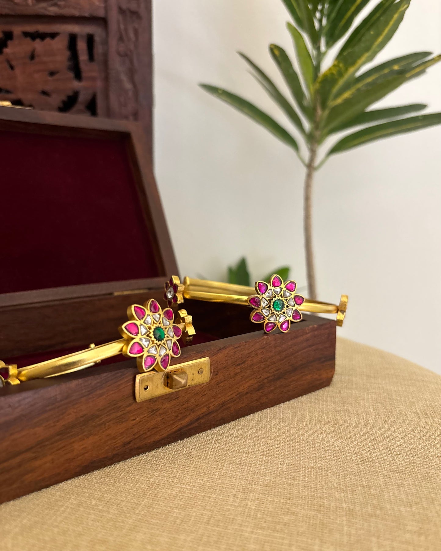 Floral Jadau Kundan Armlets – Adjustable Fit | AR011