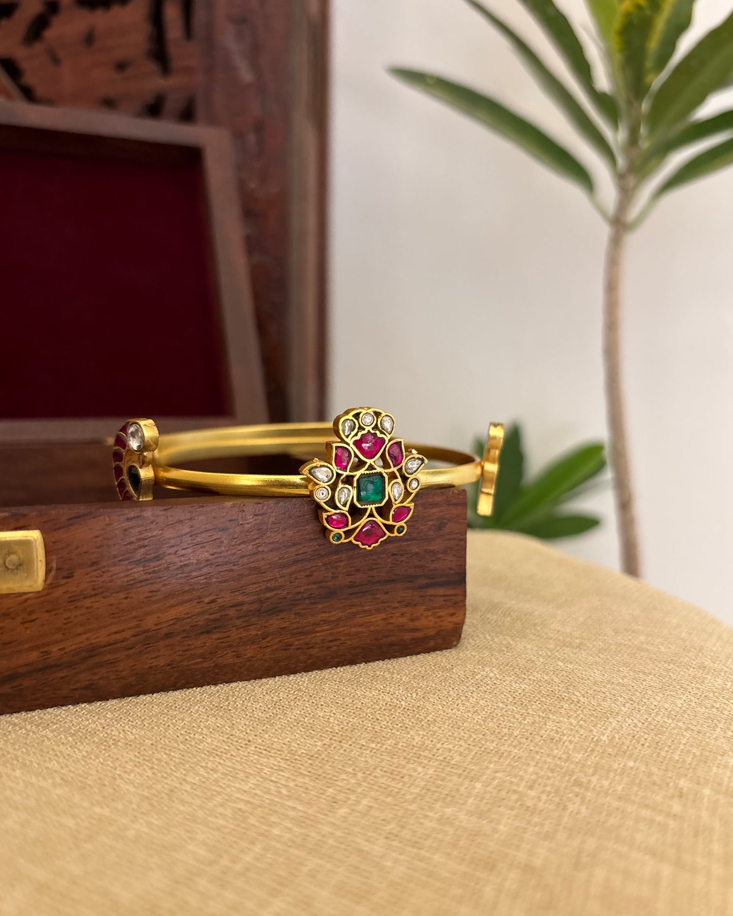 Floral Jadau Kundan Armlets – Adjustable Fit | AR013