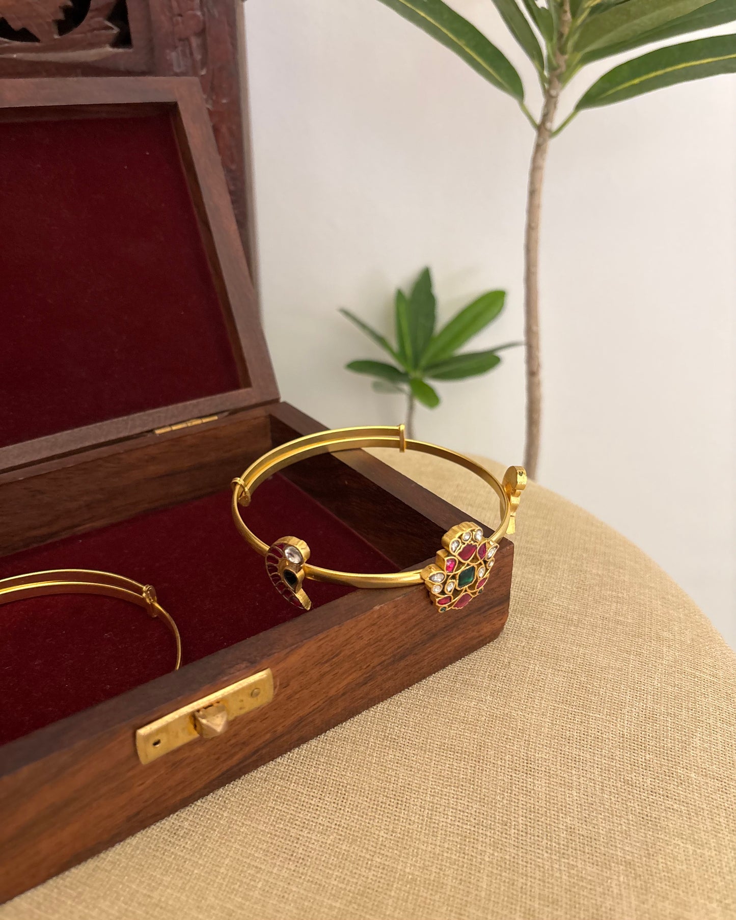 Floral Jadau Kundan Armlets – Adjustable Fit | AR013