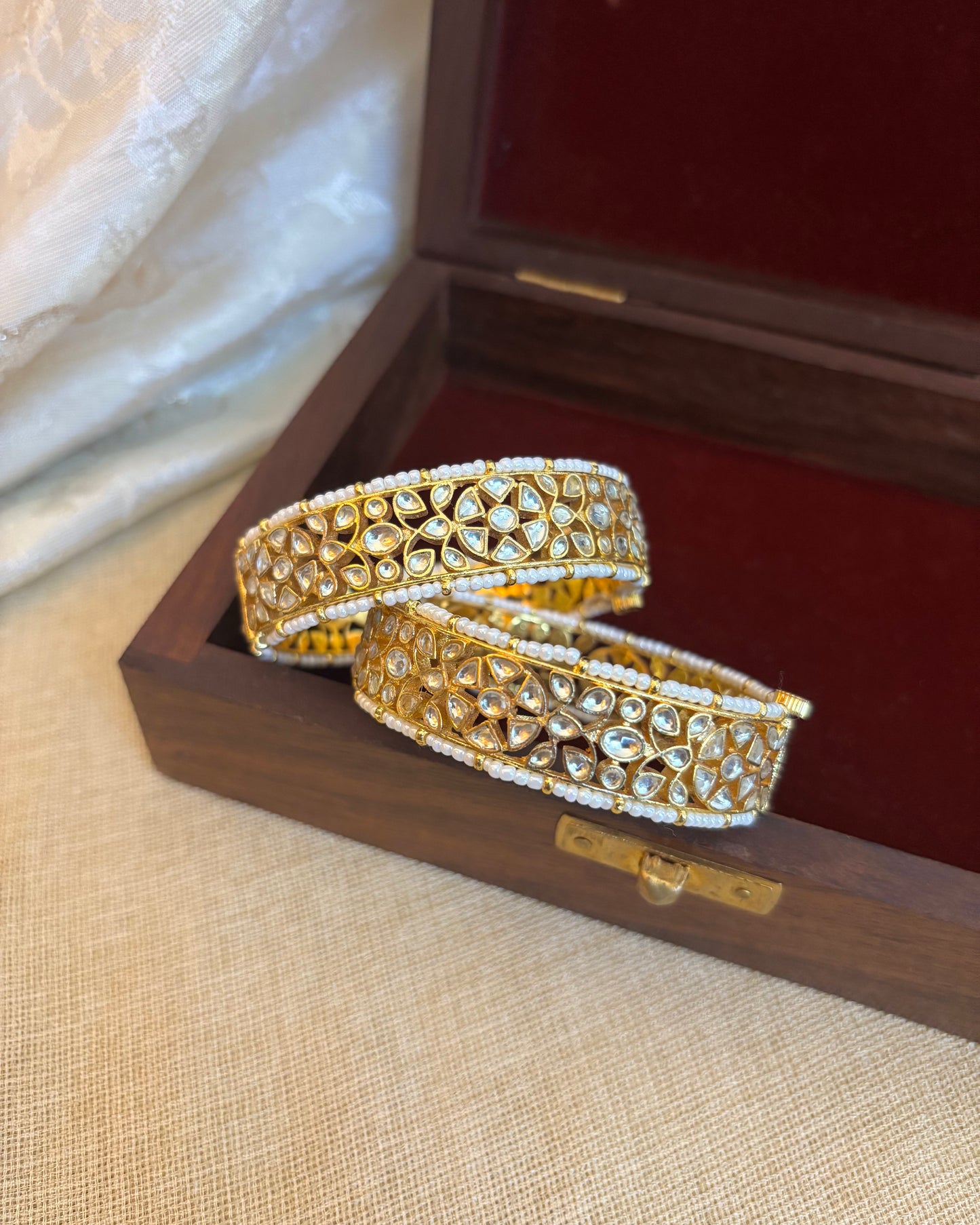 White Jadau Kundan Gold Plated Bangles | BA015