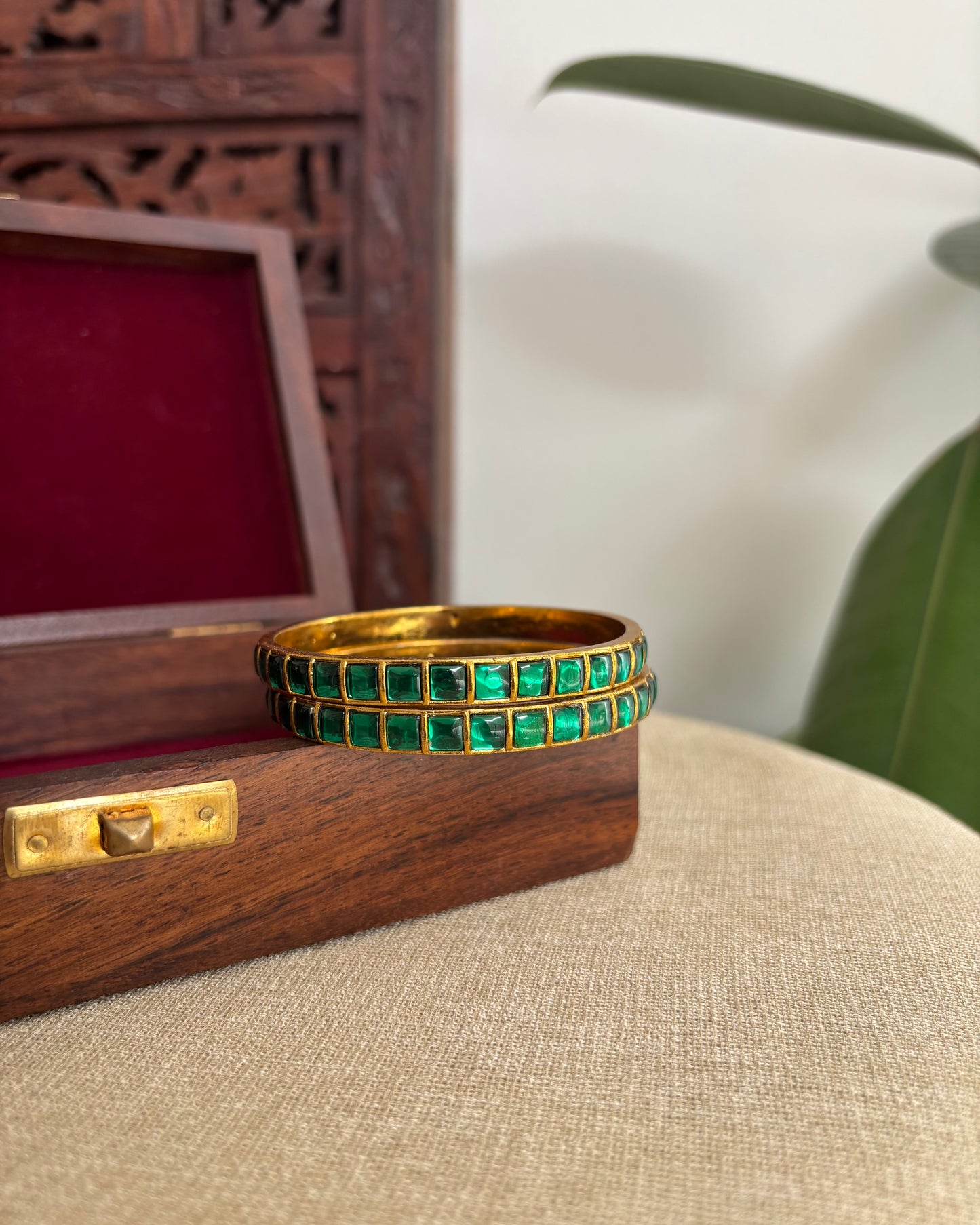Minimal Green Jadau Kundan Bangles | BA035