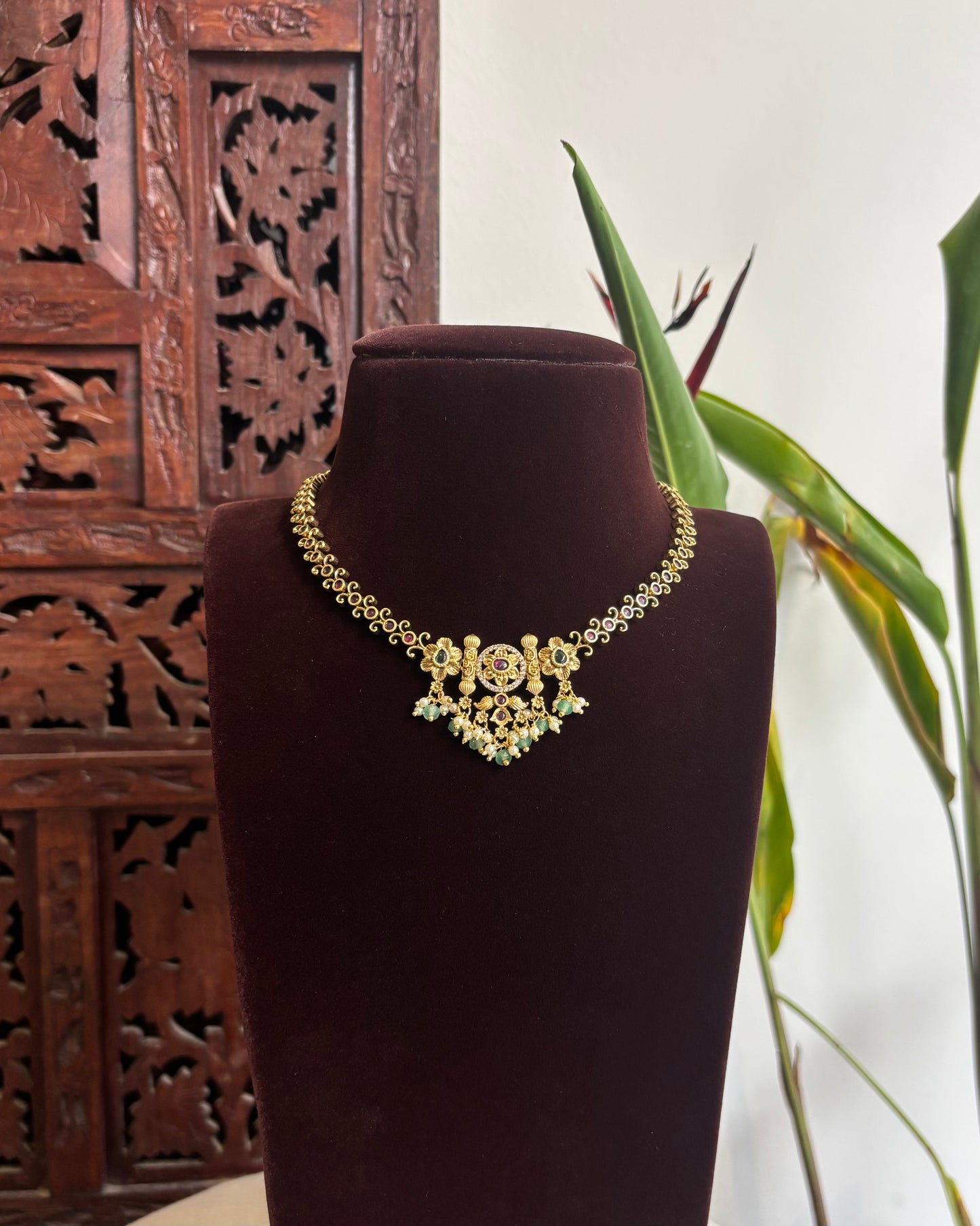 Minimal Kemp Floral Necklace Set | Matching Earrings | NC232