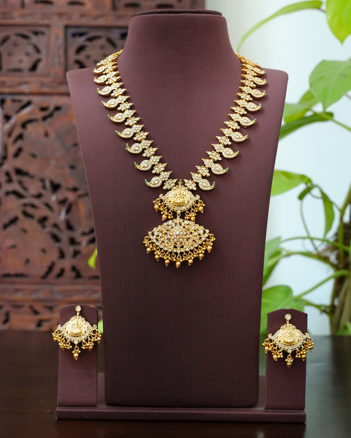 2 in 1 Reversible Ruby & White Kundan Mango Haram with Earrings