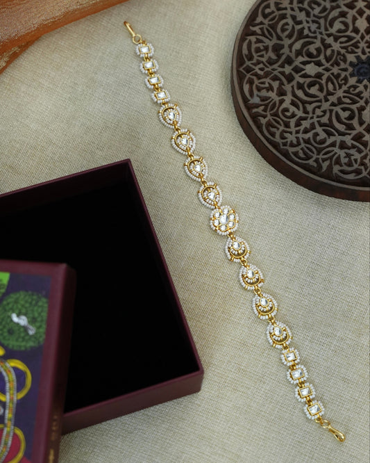 Pachhi Kundan Star Flower Bridal Sheeshphool – White