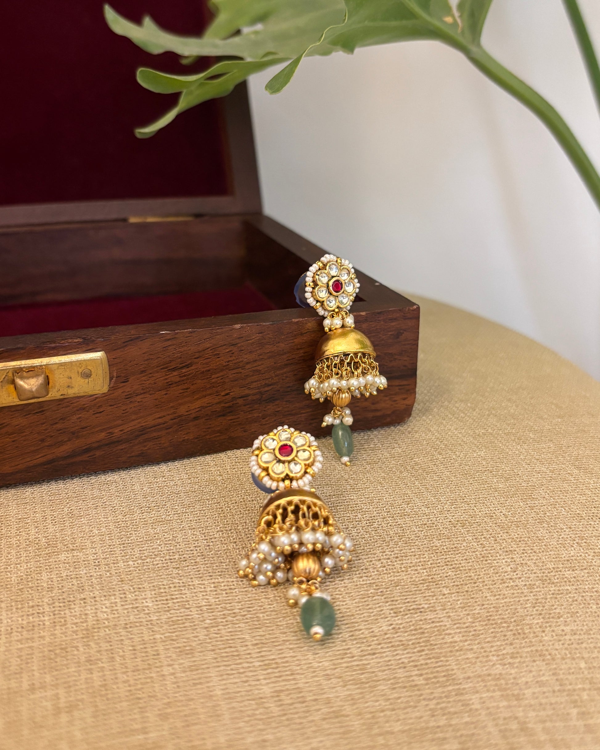 NC673 - Goldplated Kundan Floral Choker 3
