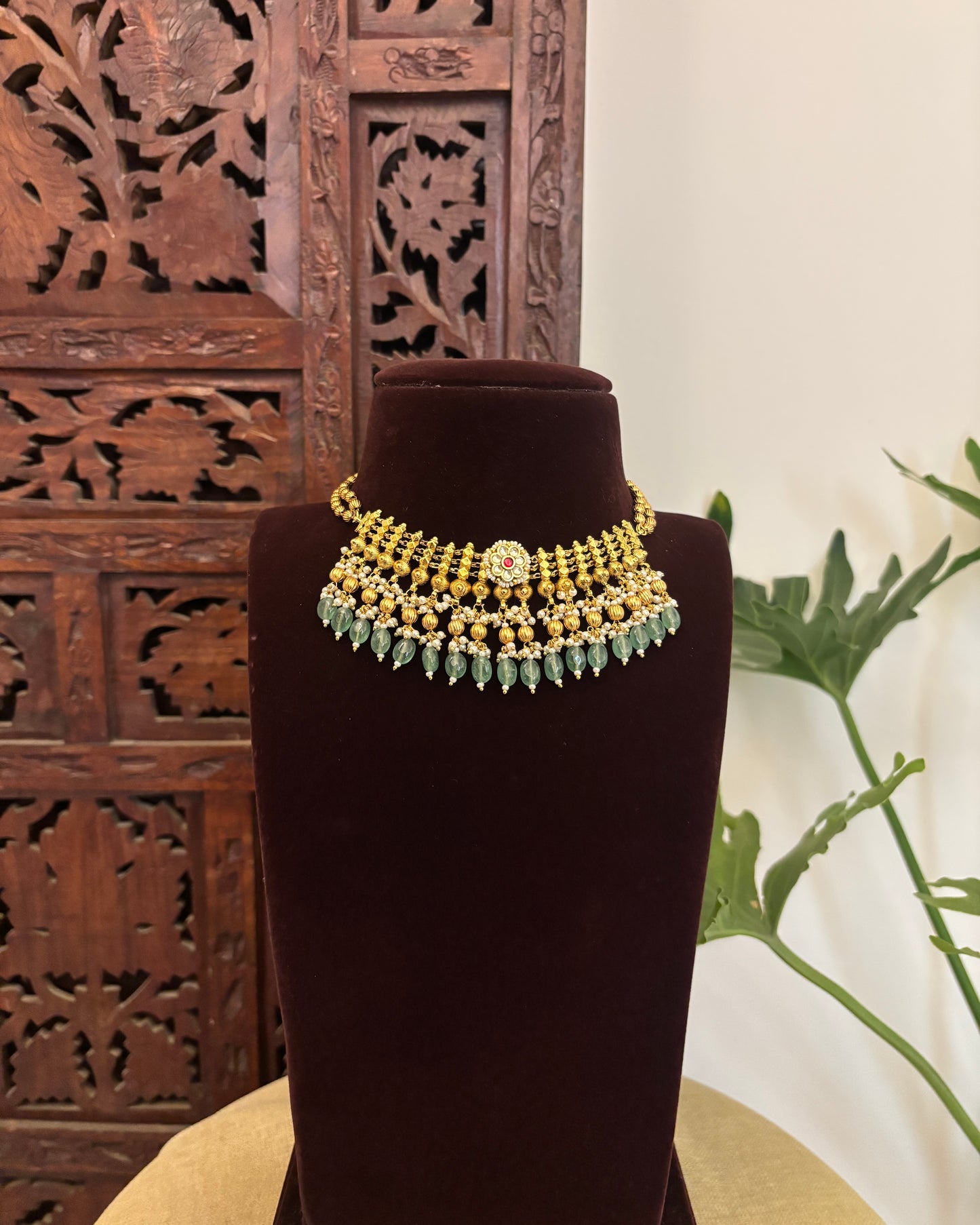 NC673 - Goldplated Kundan Floral Choker 1